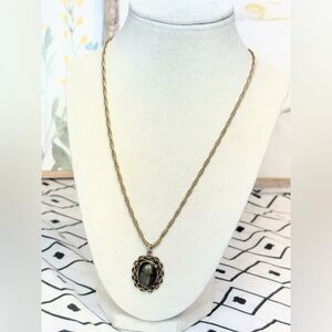 Vintage Gold Tone Oval Cabochon Pendant Necklace Ornate Filigree Rope Chain